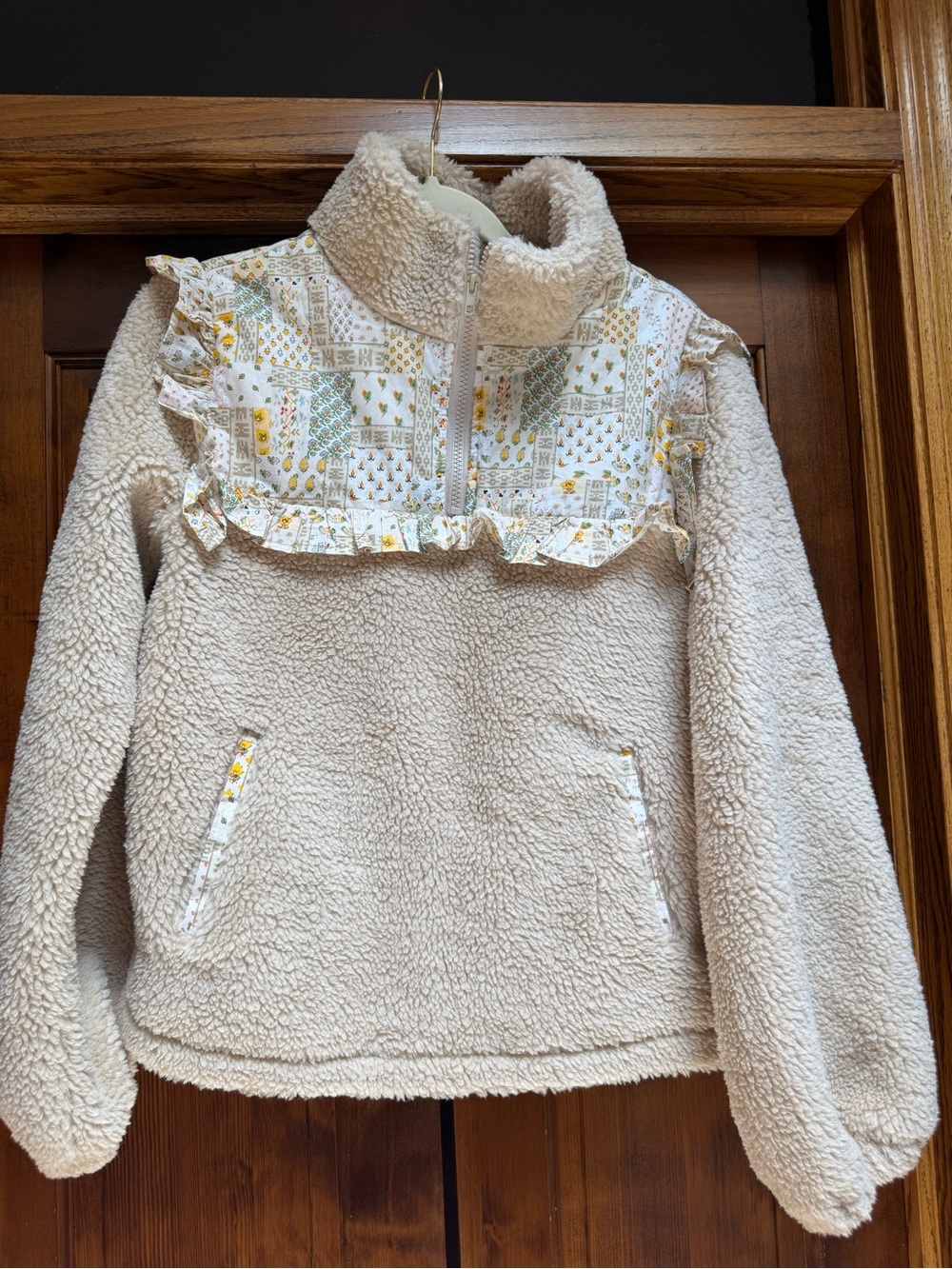 NWT, &merci Sherpa Half-Zip Pullover with Floral and Ruffle Bib, Size Medium
